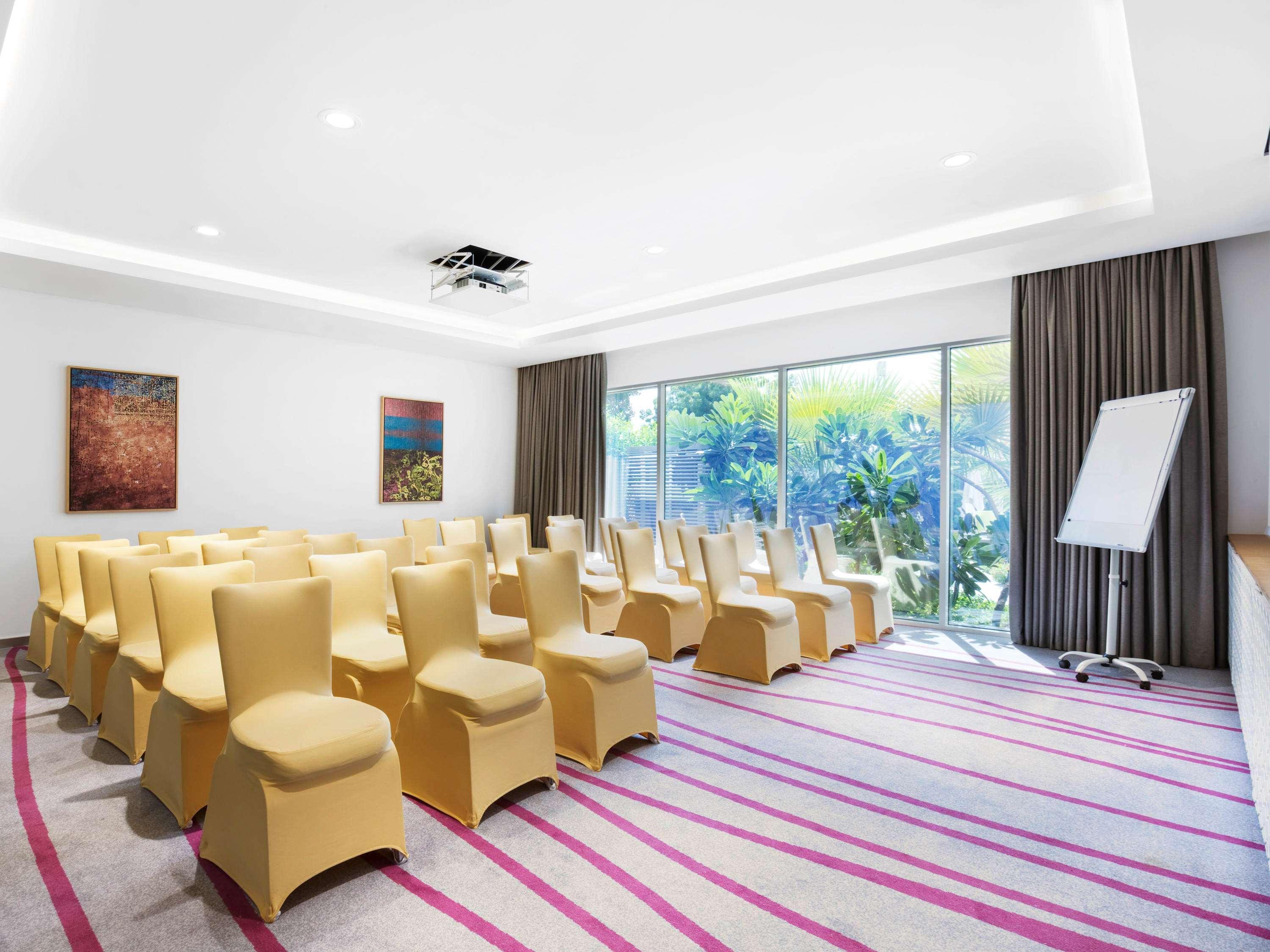 Mercure Sohar Esterno foto